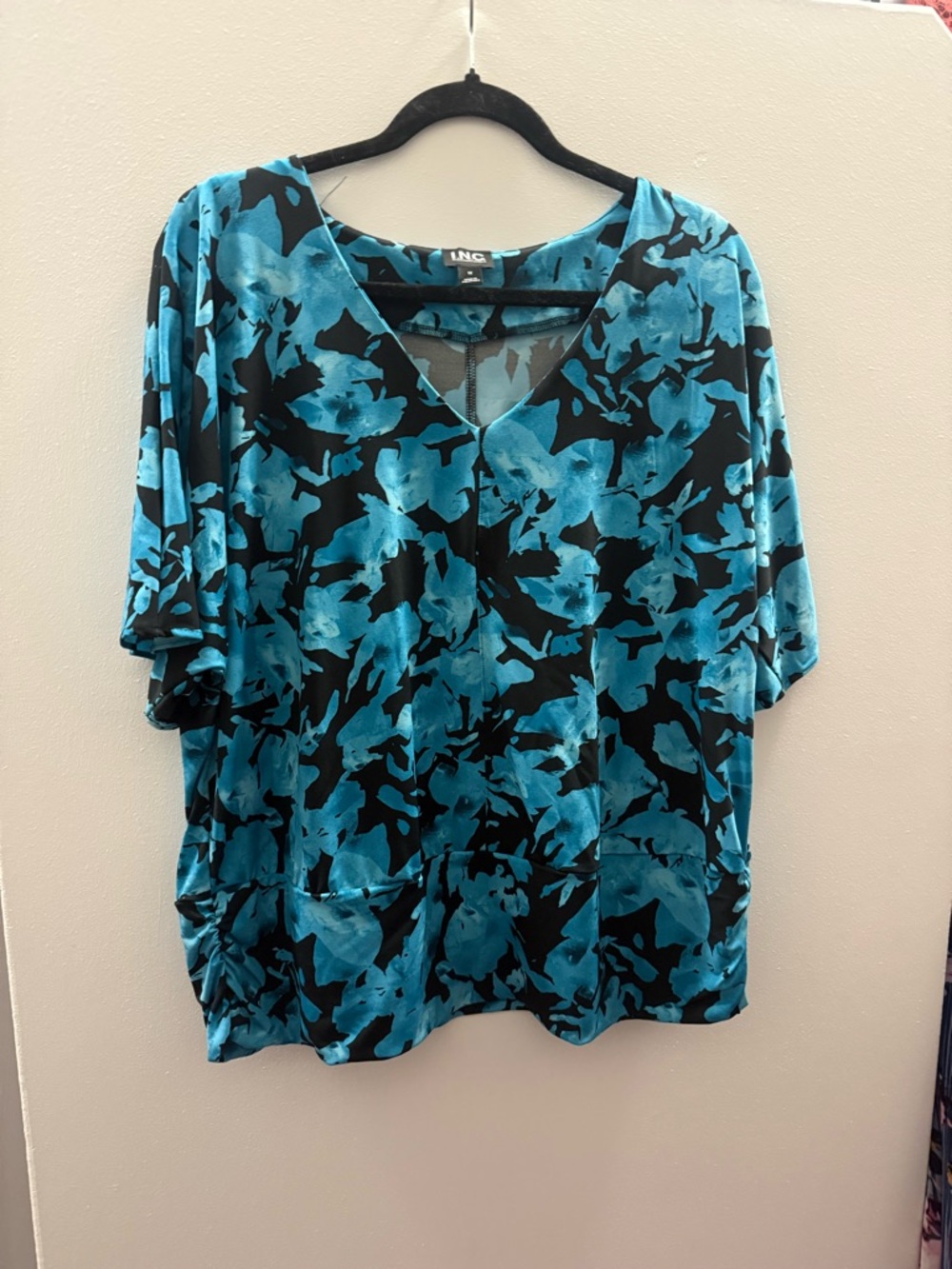 NWT INC patterned blouse..